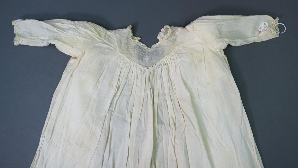 1994.0107.046 Dress, Detail