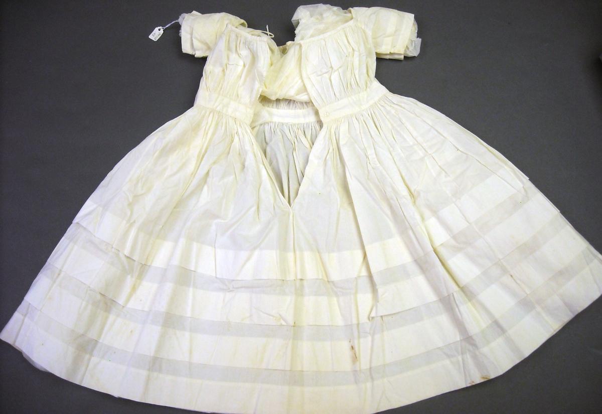 1994.0107.048 Dress, Back