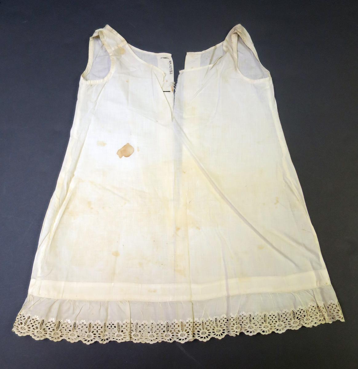 1994.0107.052 Underdress, View