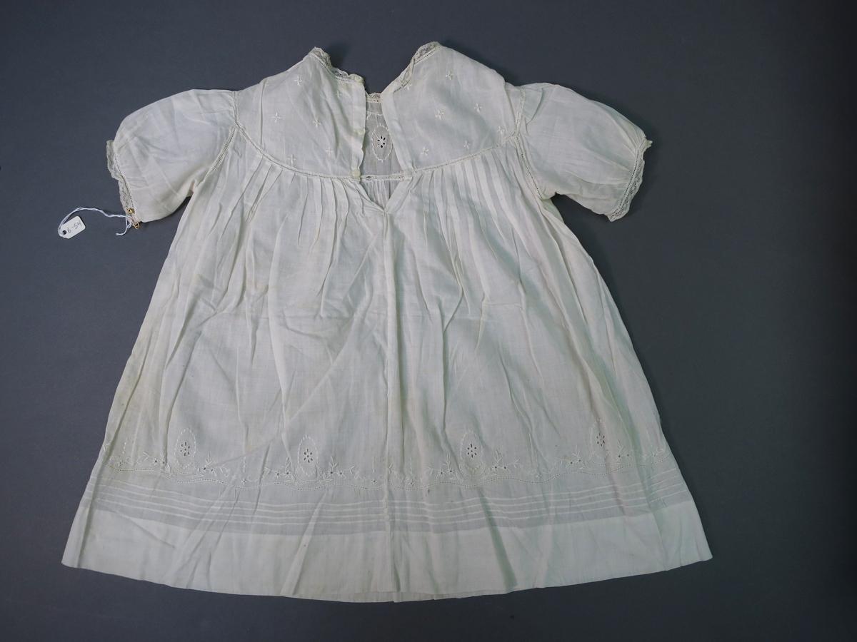 1994.0107.054 Dress, Back