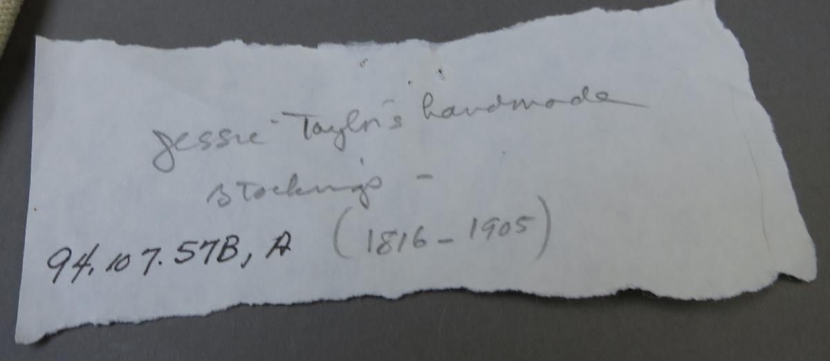 1994.0107.057 A-B Stocking, Note