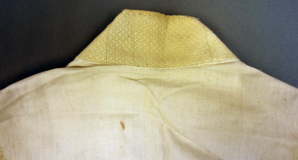 1994.0107.068 Vest, Collar back