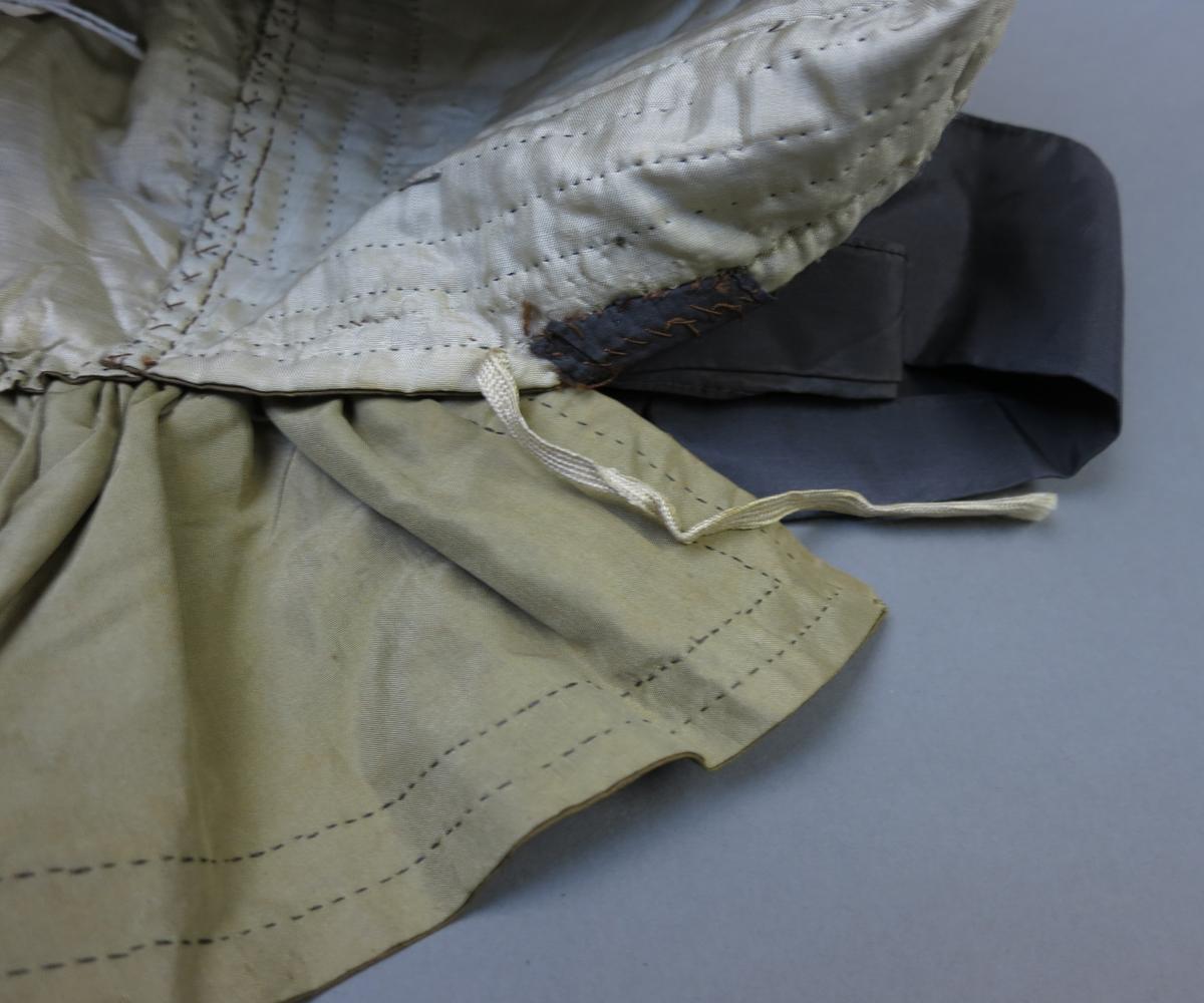 1994.0107.070 Bonnet, Drawstring
