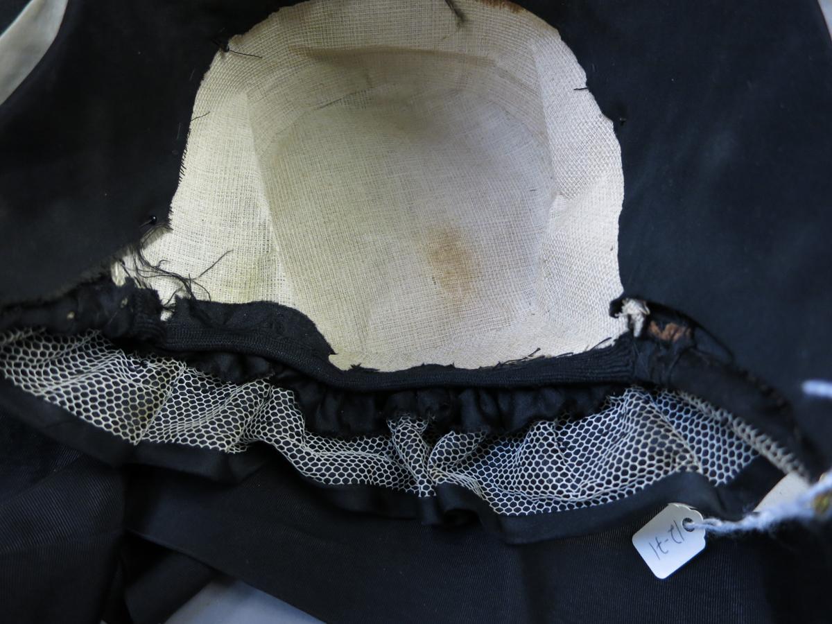 1994.0107.071 Bonnet, Lining 2