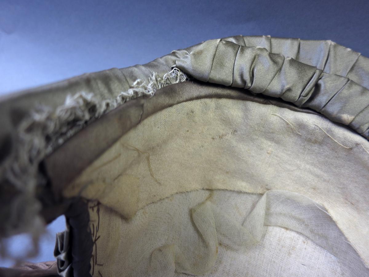 1994.0107.073 Bonnet, Detail