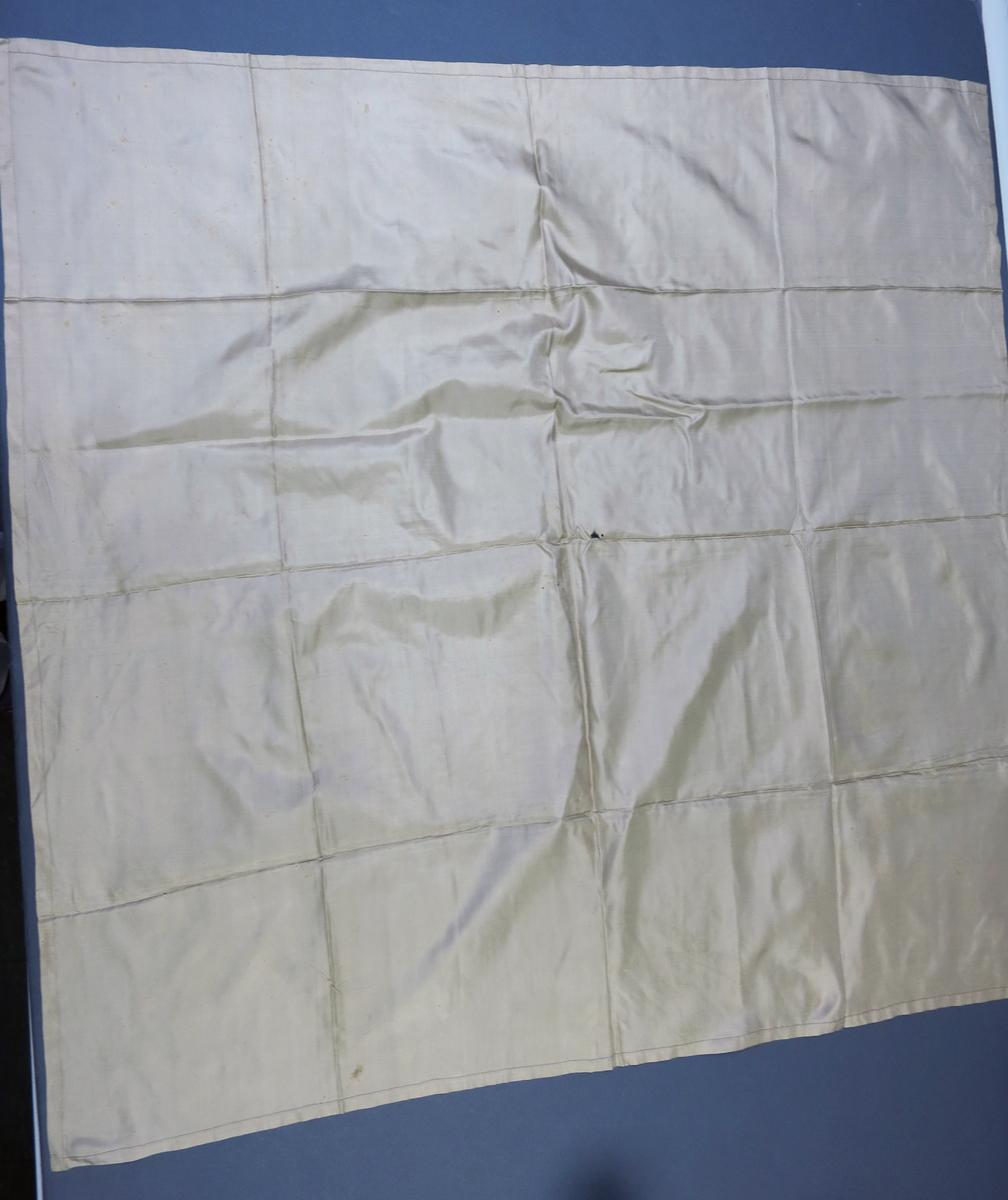 1994.0107.075 Shawl, View 3