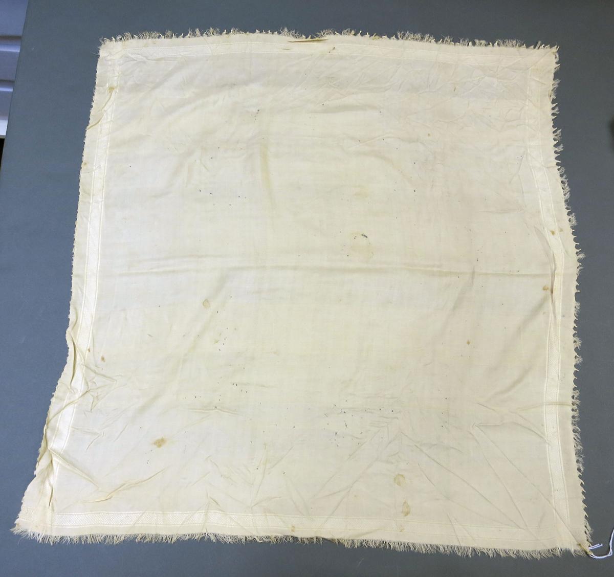 1994.0107.081 Shawl, Alt