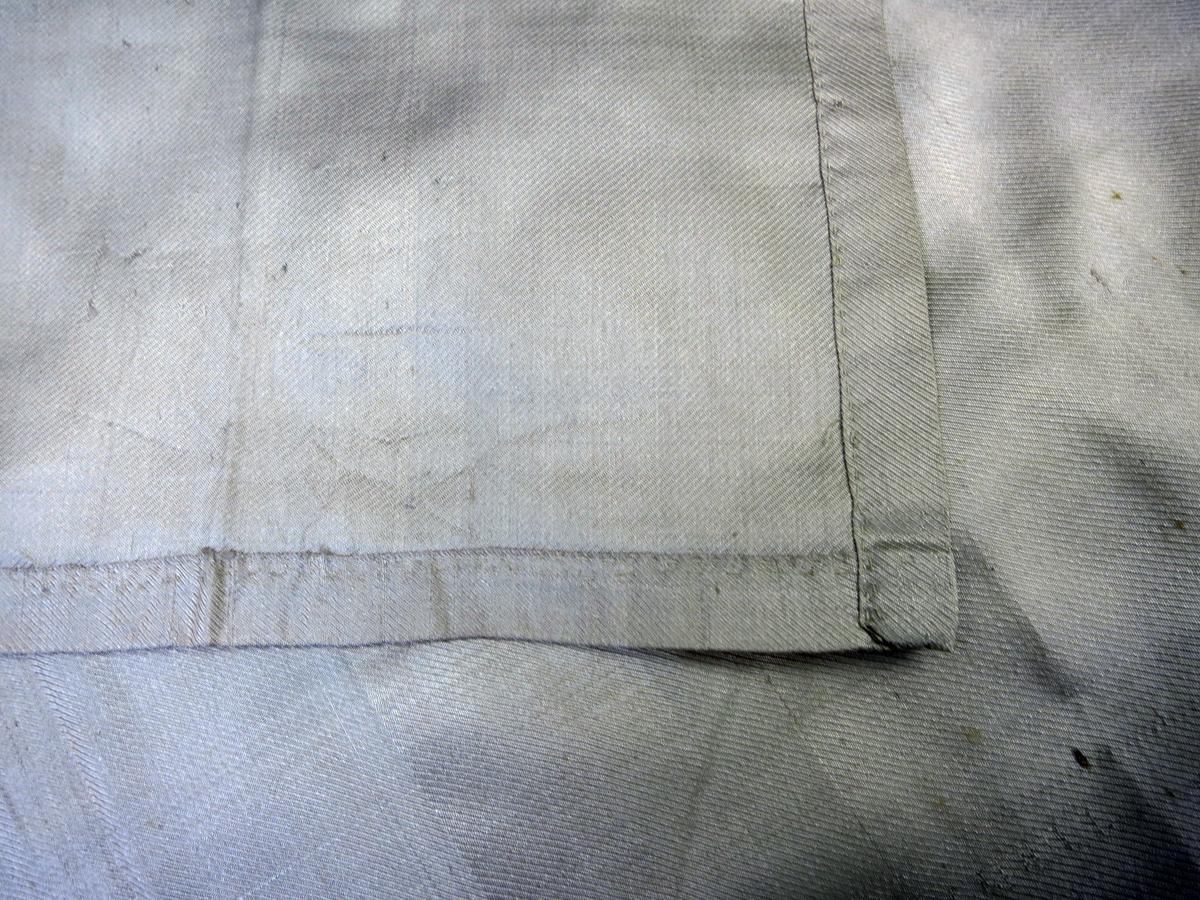 1994.0107.084 Shawl, Hem