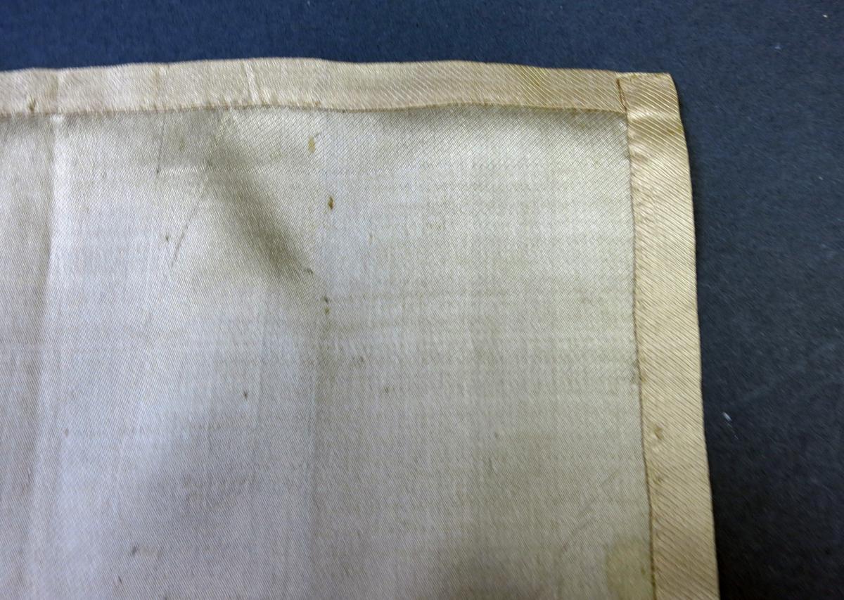 1994.0107.084 Shawl, Edge