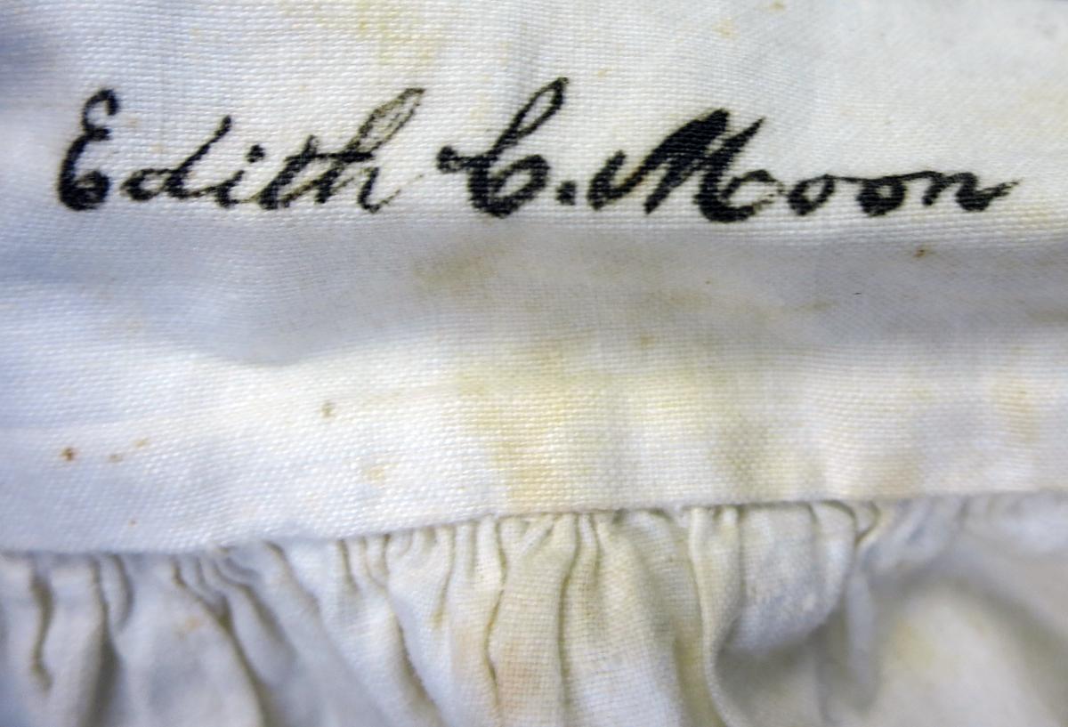 1994.0107.095 Petticoat, Inscription