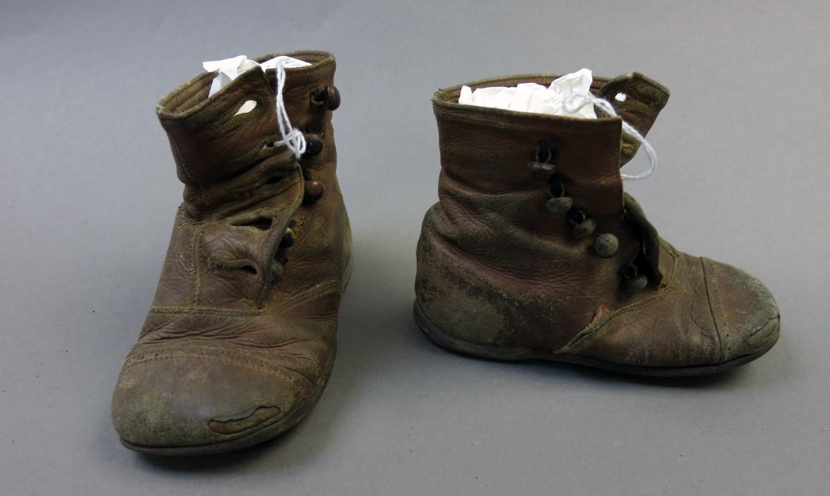 1994.0107.097 A-B Shoe, Full