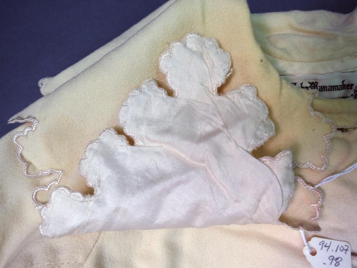 1994.0107.098 Coat, Detail 2