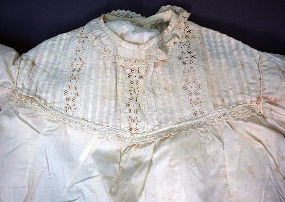 1994.0107.102 Dress, Yoke