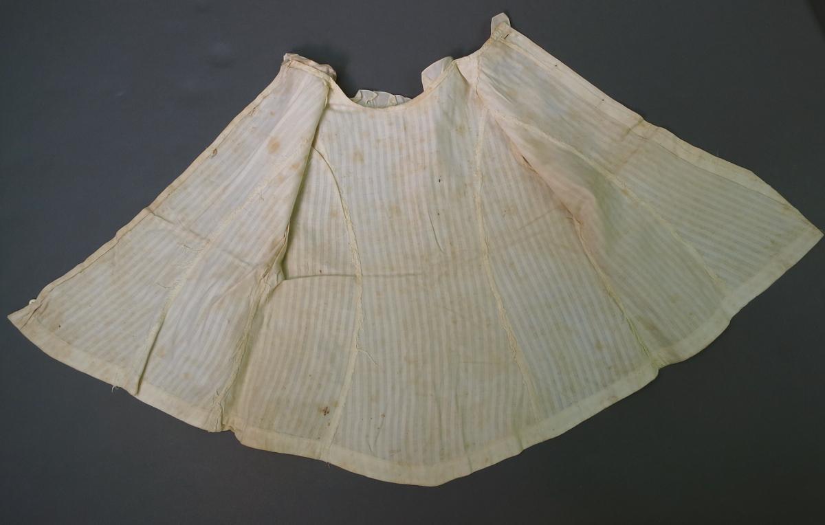 1994.0107.111 Blouse, Open