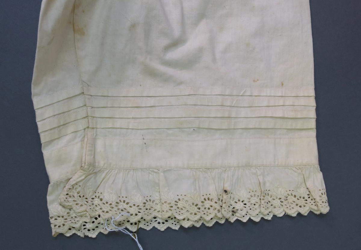 1994.0107.115 Undergarment, Cuff