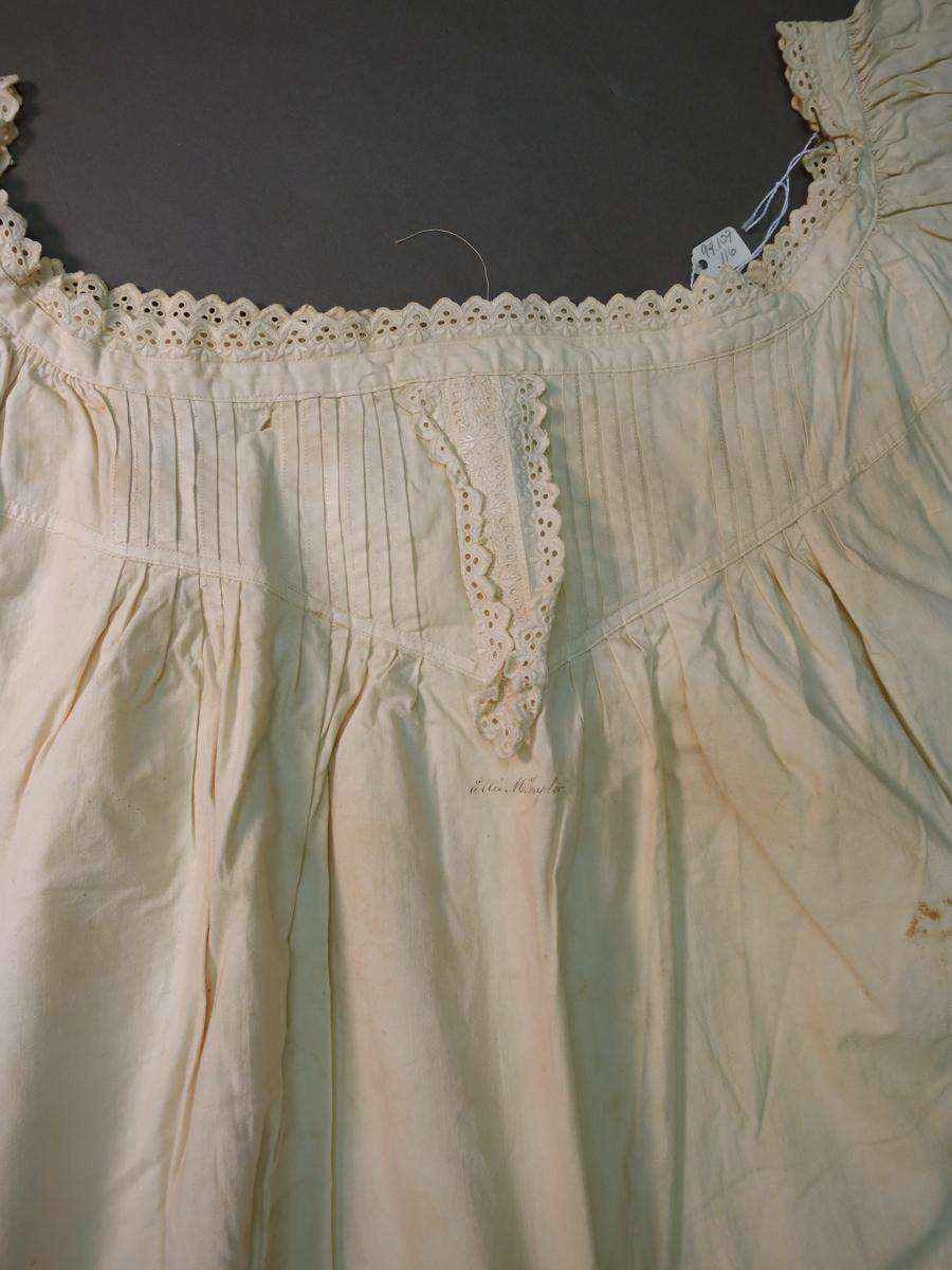 1994.0107.116 Shift or nightgown, Detail front