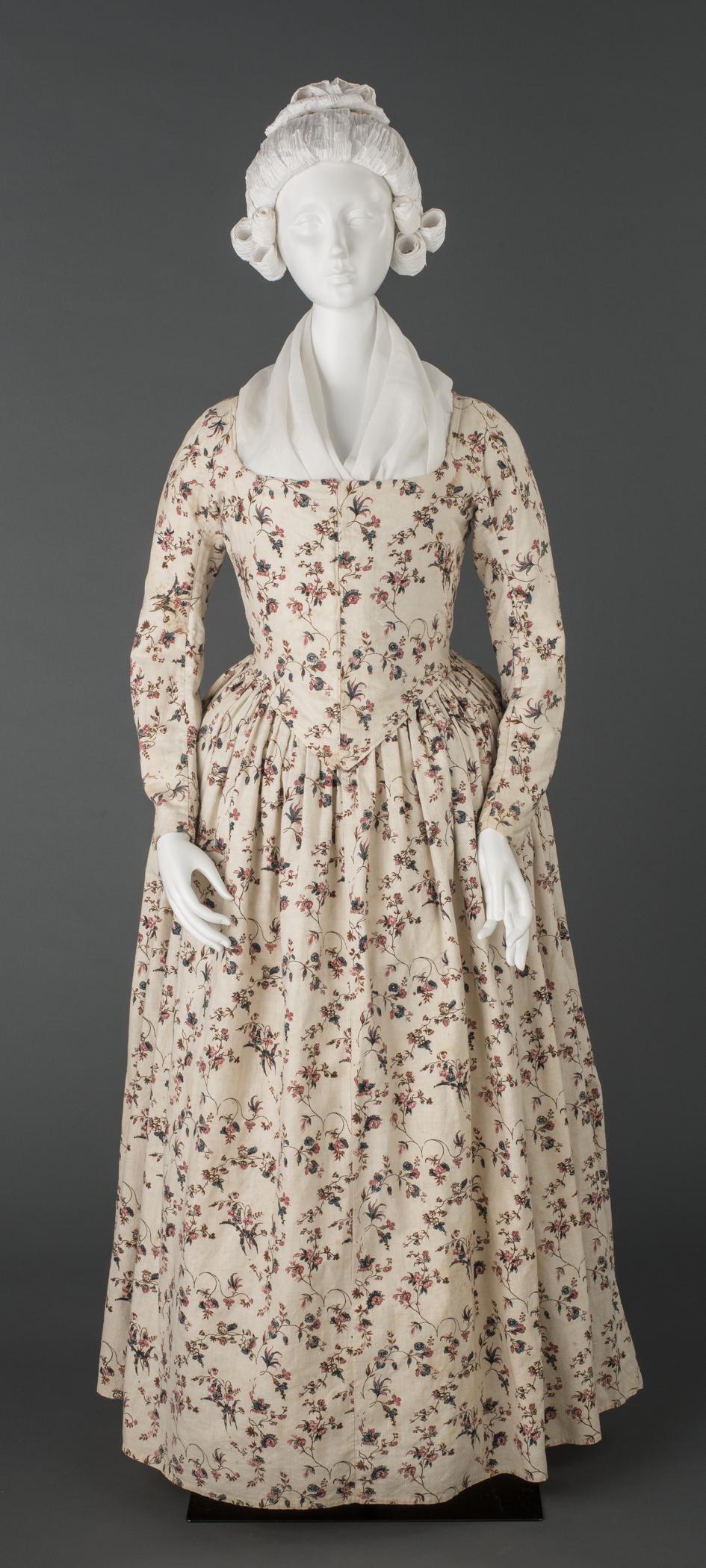 1994.0108 Dress, on mannequin, view 1