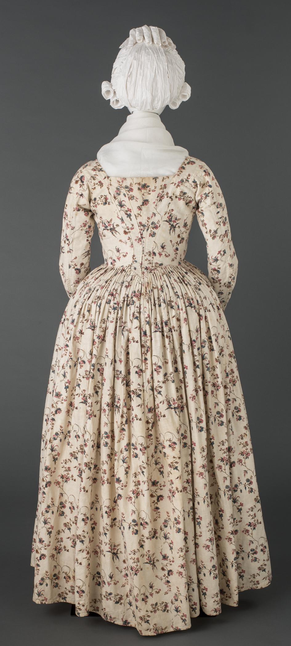 1994.0108 Dress, on mannequin, view 5