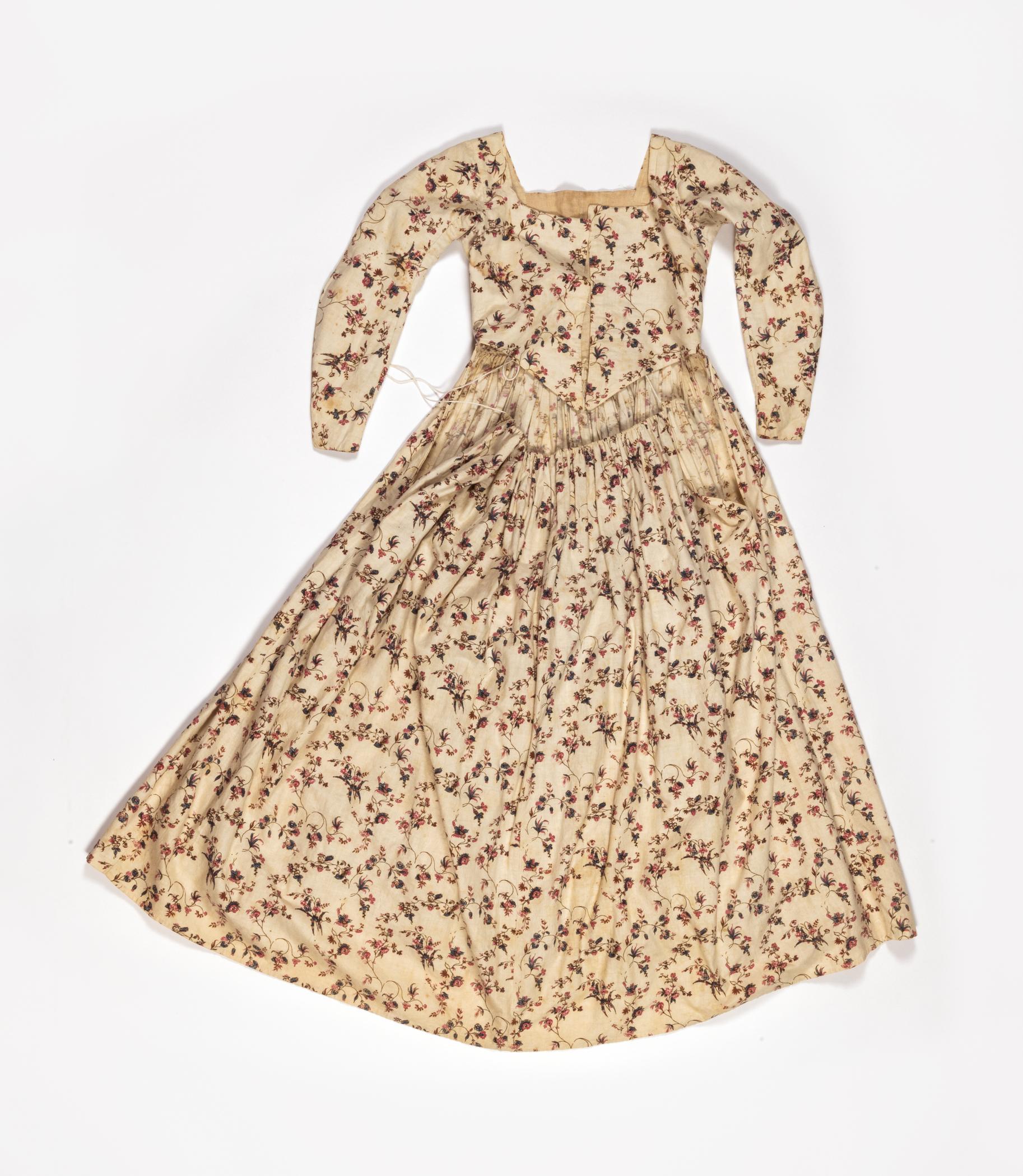 1994.0108 Dress, view 2