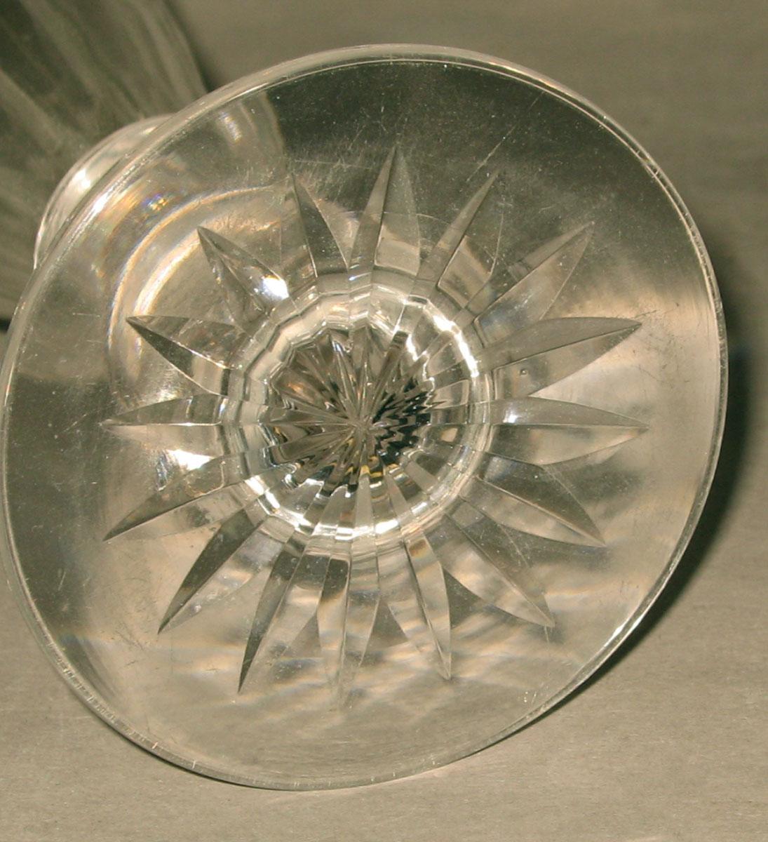1994.0113.001 Glass champagne glass (underside)