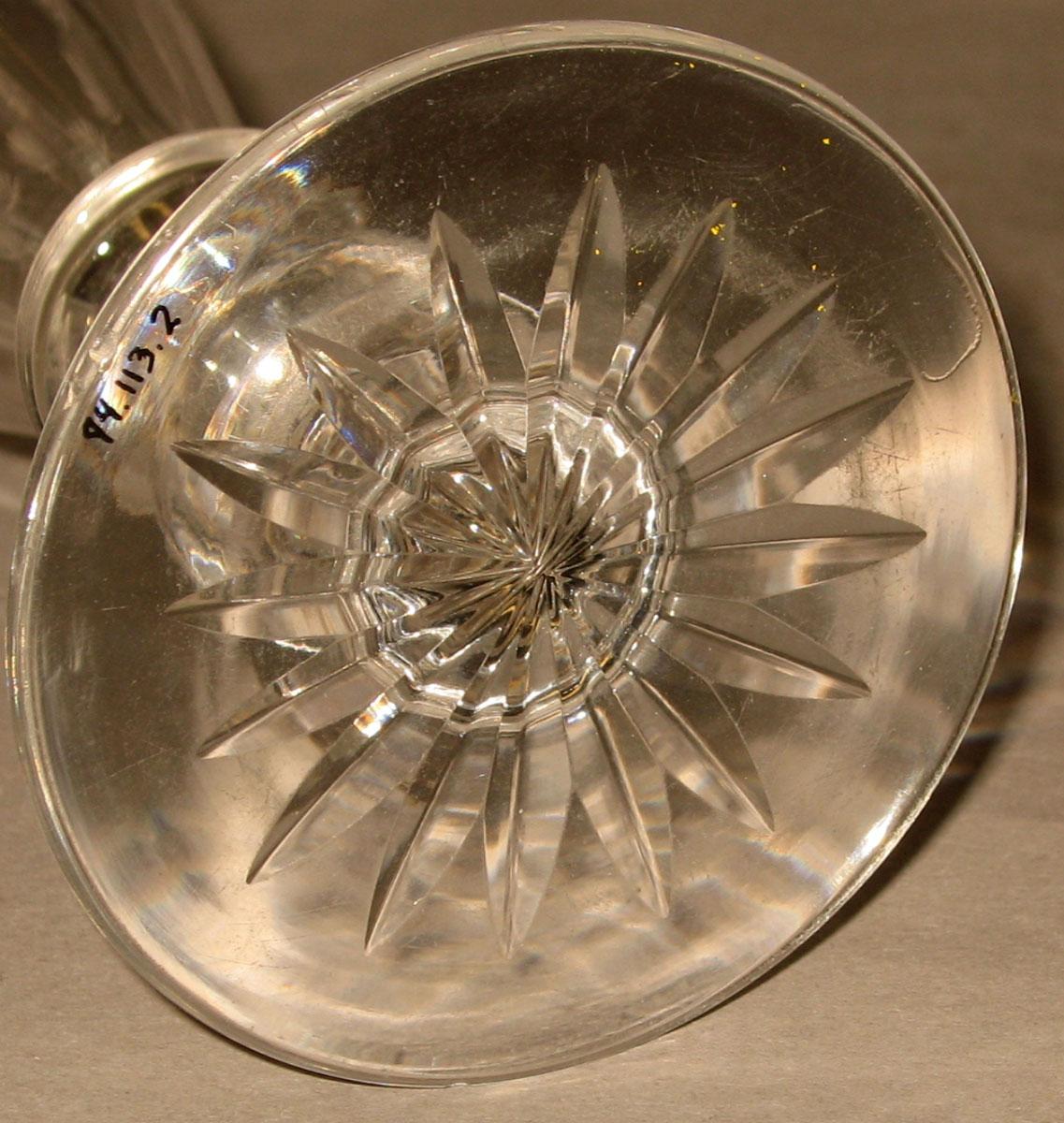 1994.0113.002 Glass champagne glass (underside)