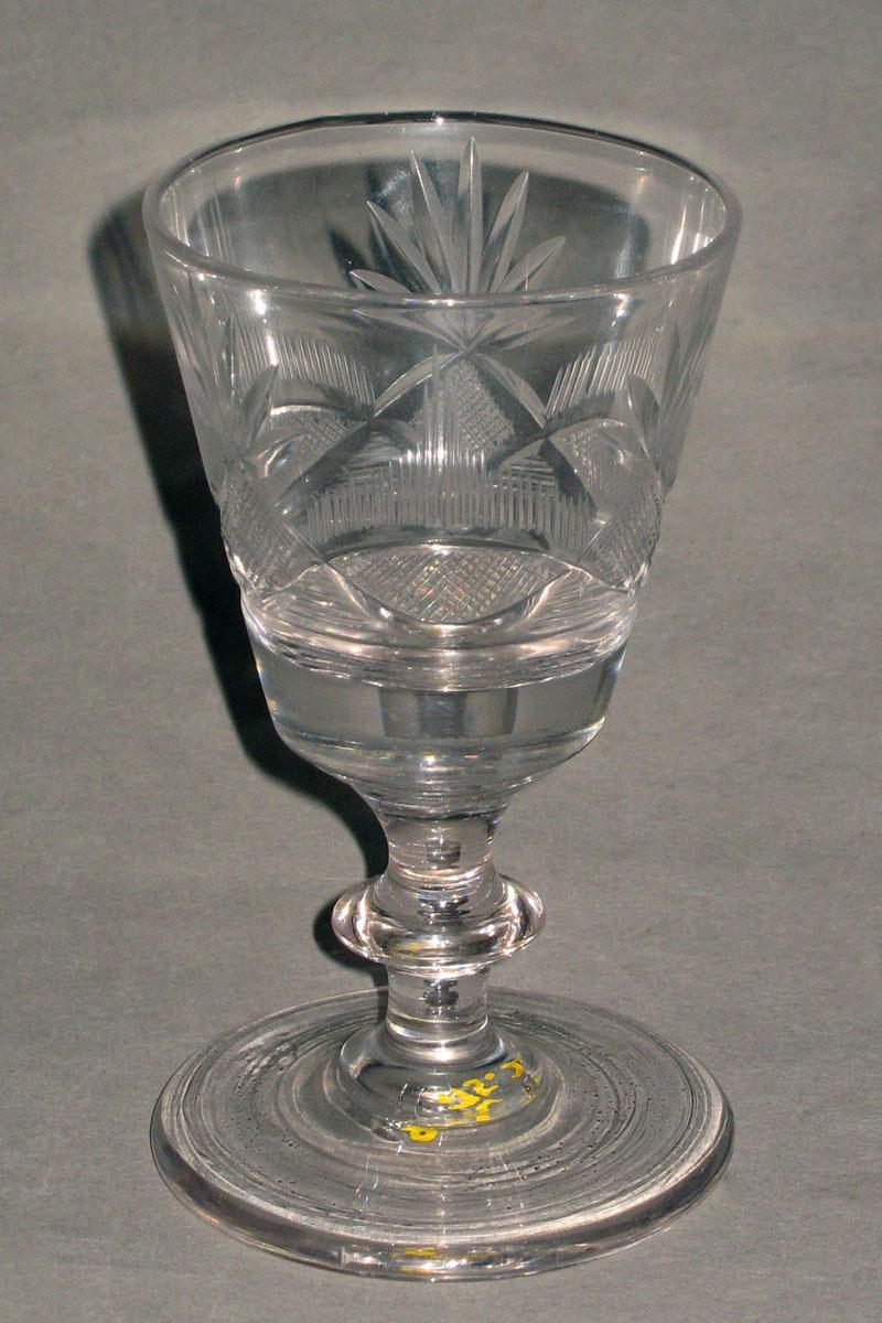 1994.0115.002 Glass wineglass