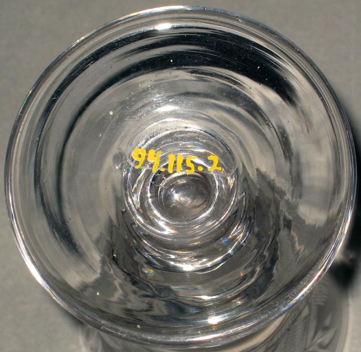 1994.0115.002 Glass wineglass (underside)