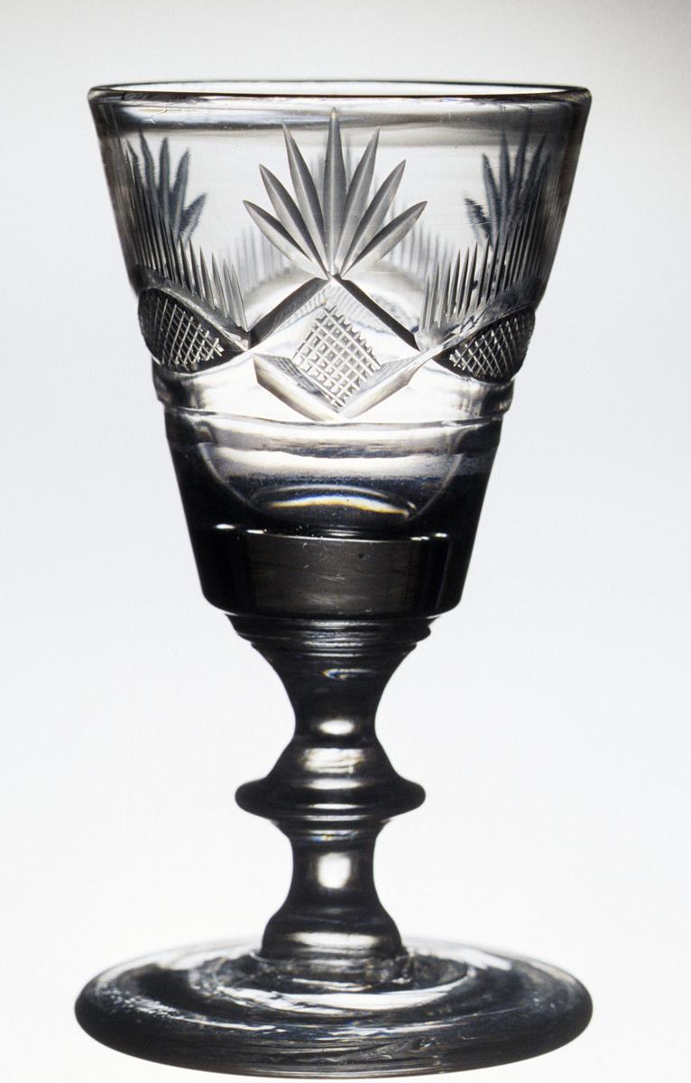 1994.0116 Glass wineglass