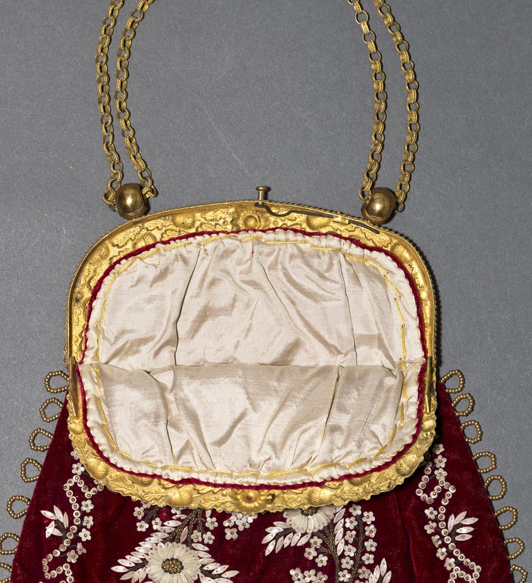 1994.0119 Purse, Inside