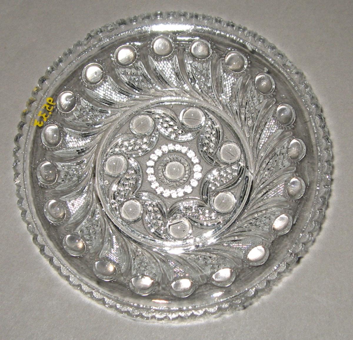 1995.0003.003 Pressed glass dish