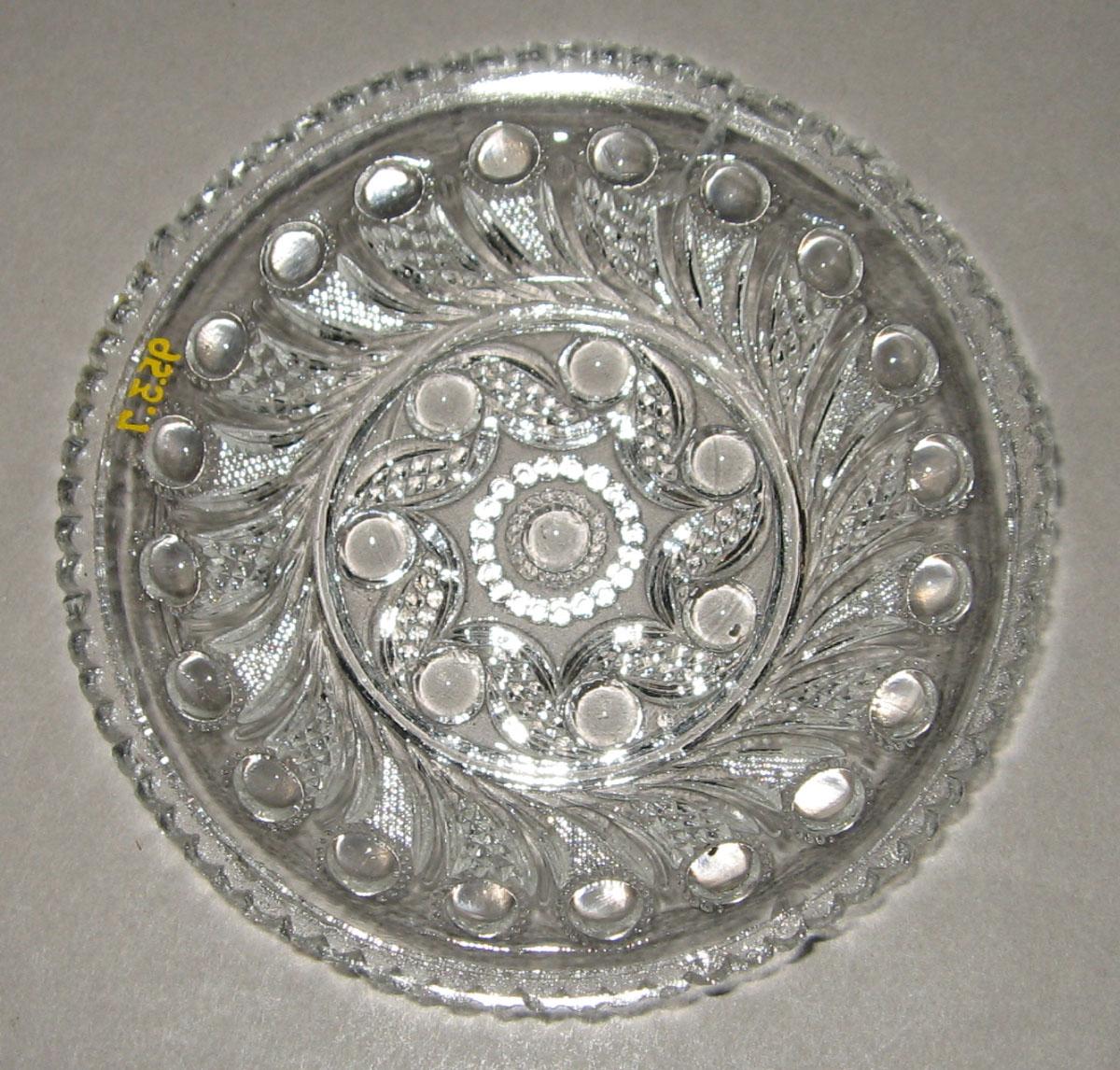 1995.0003.007 Pressed glass dish