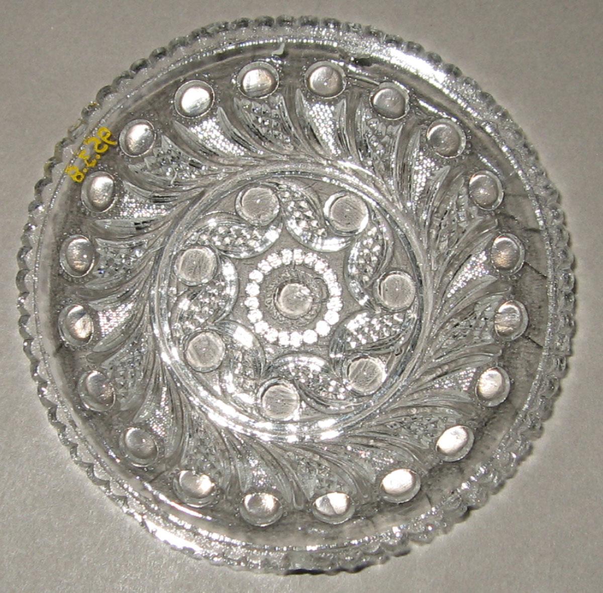 1995.0003.008 Pressed glass dish