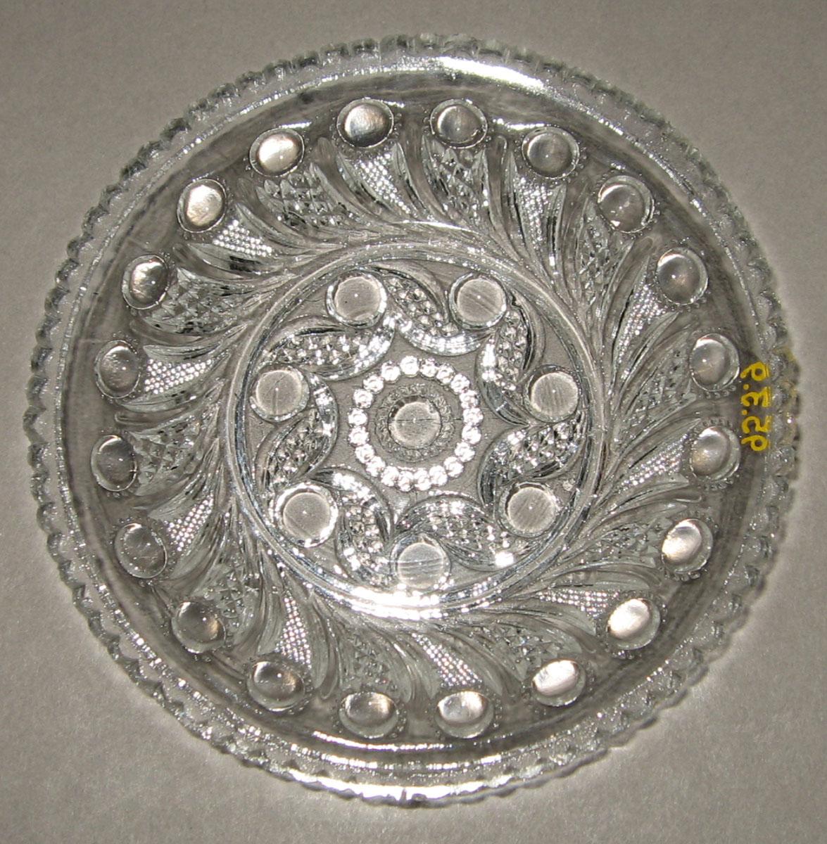 1995.0003.009 Pressed glass dish