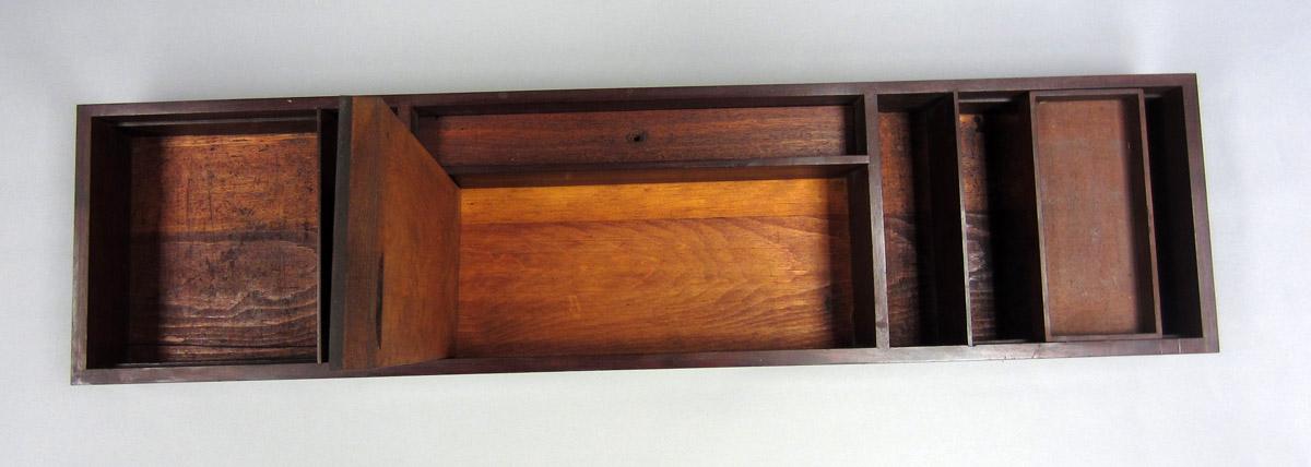 1995.0006.001 Tool box, Back tier 4, 6 compartment tray view 2