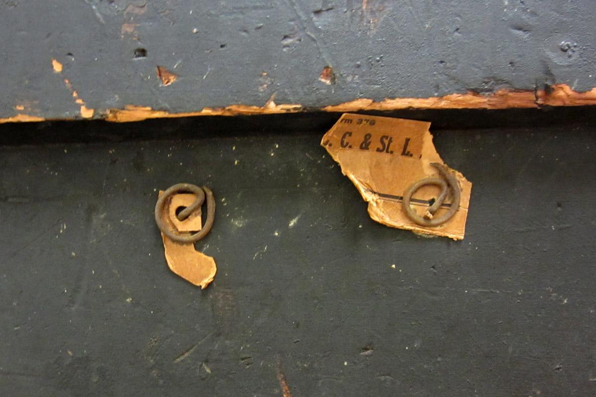 1995.0006.001 Tool box, Label proper right