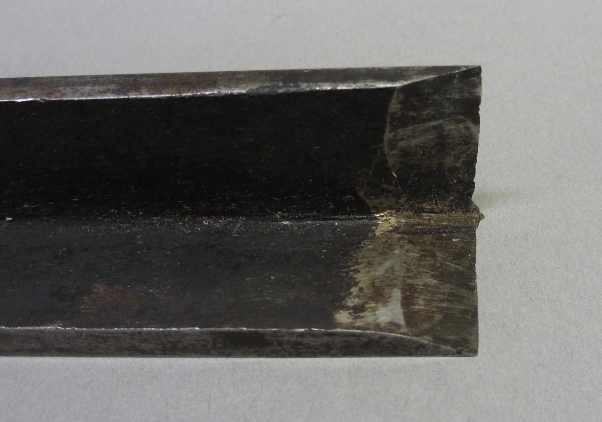 1995.0006.031 Bruzz chisel, edge detail