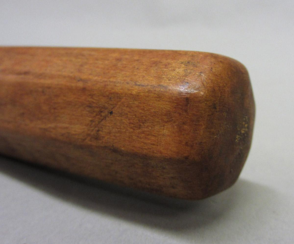 1995.0006.032 Bruzz chisel, handle end detail