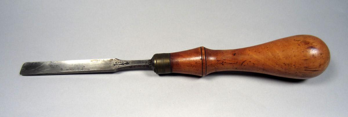 1995.0006.037 Chisel, Full