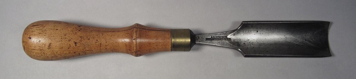 1995.0006.045, Gouge, side 1