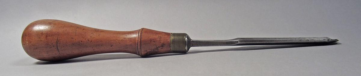 1995.0006.049, Gouge, side 2