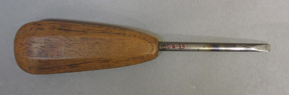 1995.0006.183 Turnscrew, side 1