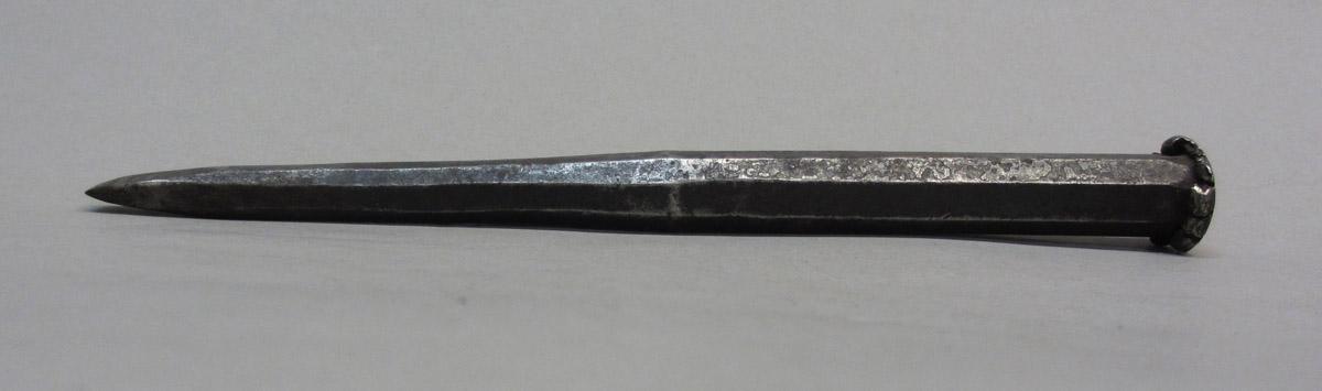 1995.0006.066 Cold chisel, angle view