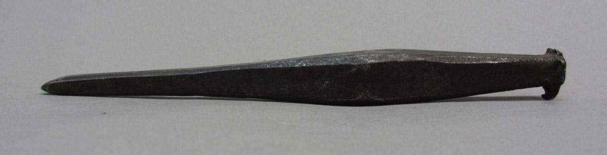 1995.0006.067 Cold chisel, angle view