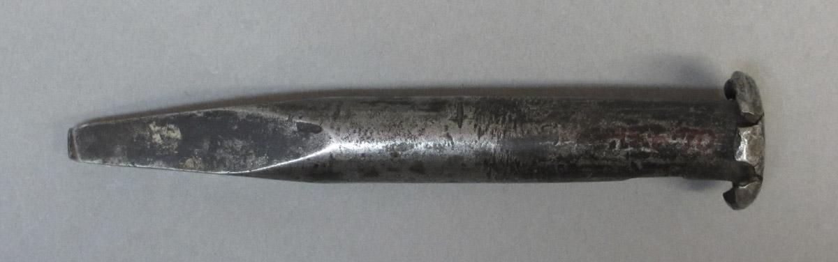 1995.0006.070 Flooring punch chisel, side 1