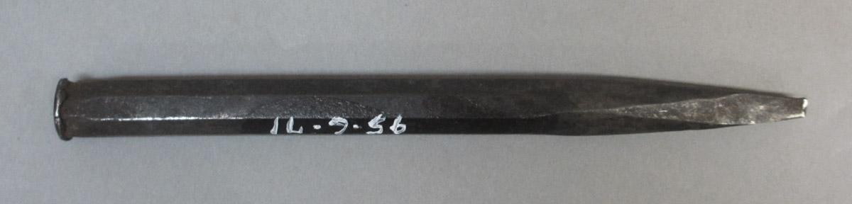 1995.0006.071 Flooring punch chisel, side 2