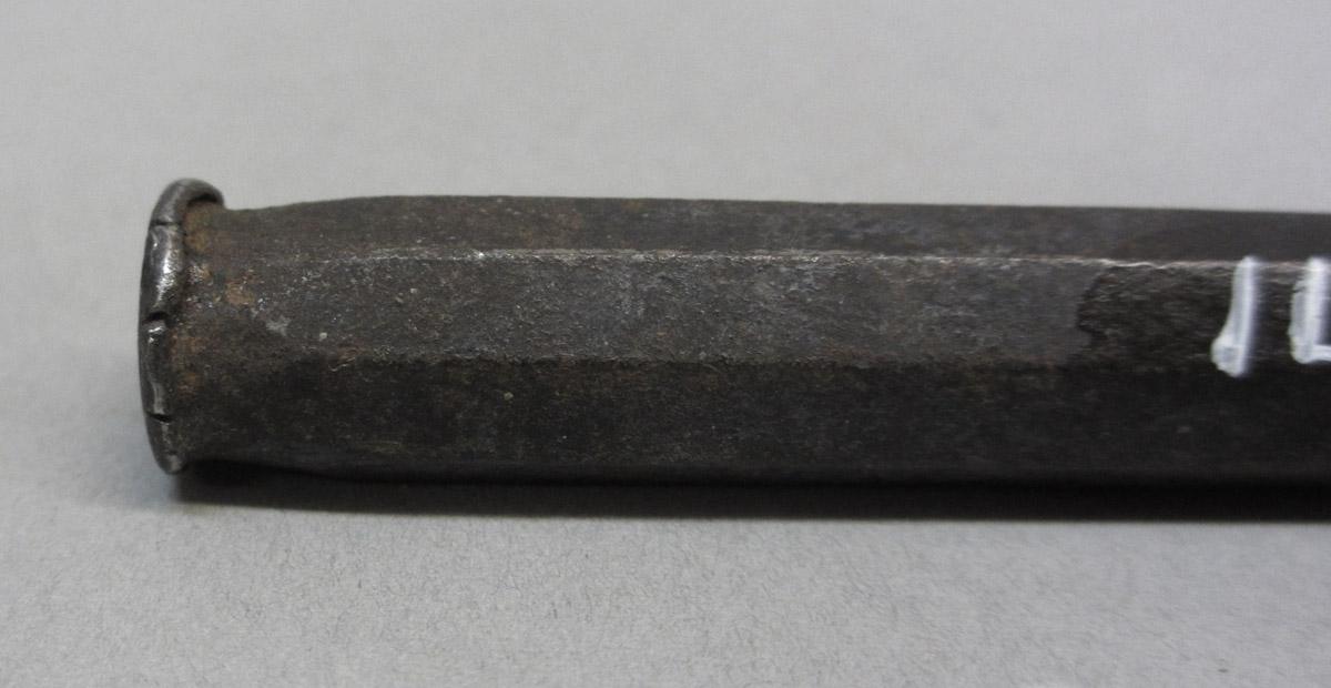 1995.0006.071 Flooring punch chisel, base detail view