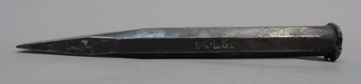 1995.0006.072 Cold chisel, angle view