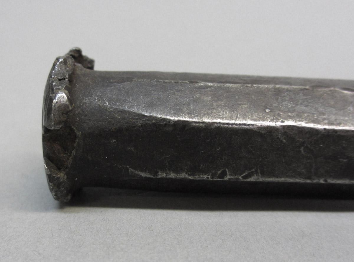 1995.0006.072 Cold chisel, head detail view