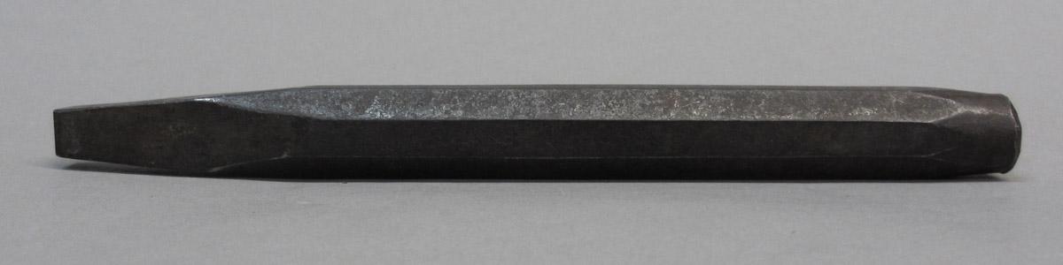 1995.0006.074 Chisel, angle view
