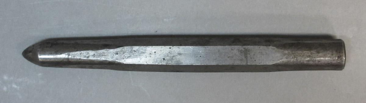 1995.0006.076 Center punch chisel, side 1
